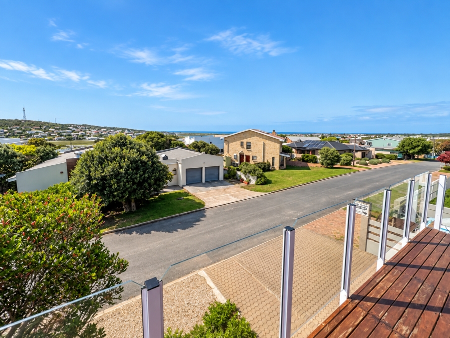 5 Bedroom Property for Sale in Stilbaai Wes Western Cape
